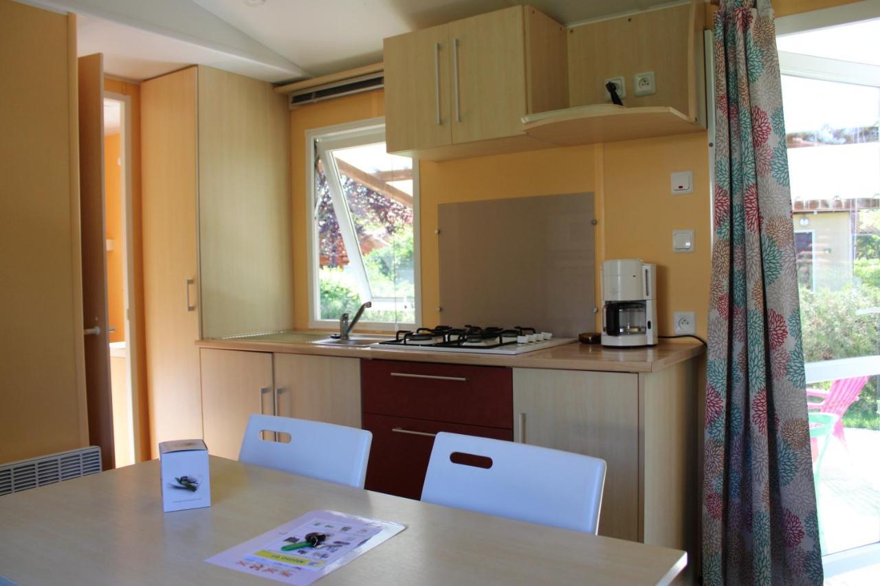 Camping Familial Paisible Avec Piscine, Mobil Home , Chalet, Studio & Emplacement Nue Casties-Labrande Bagian luar foto