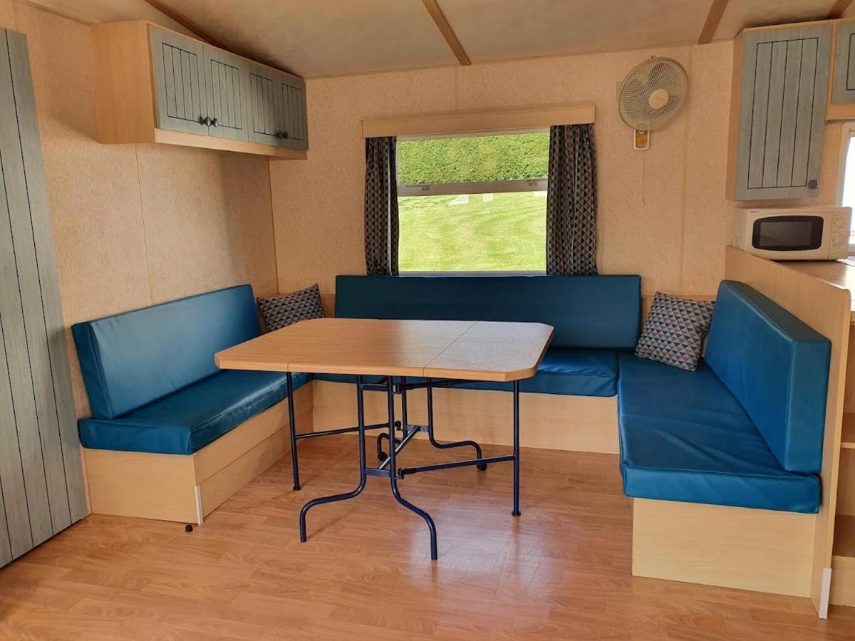 Camping Familial Paisible Avec Piscine, Mobil Home , Chalet, Studio & Emplacement Nue Casties-Labrande Bagian luar foto