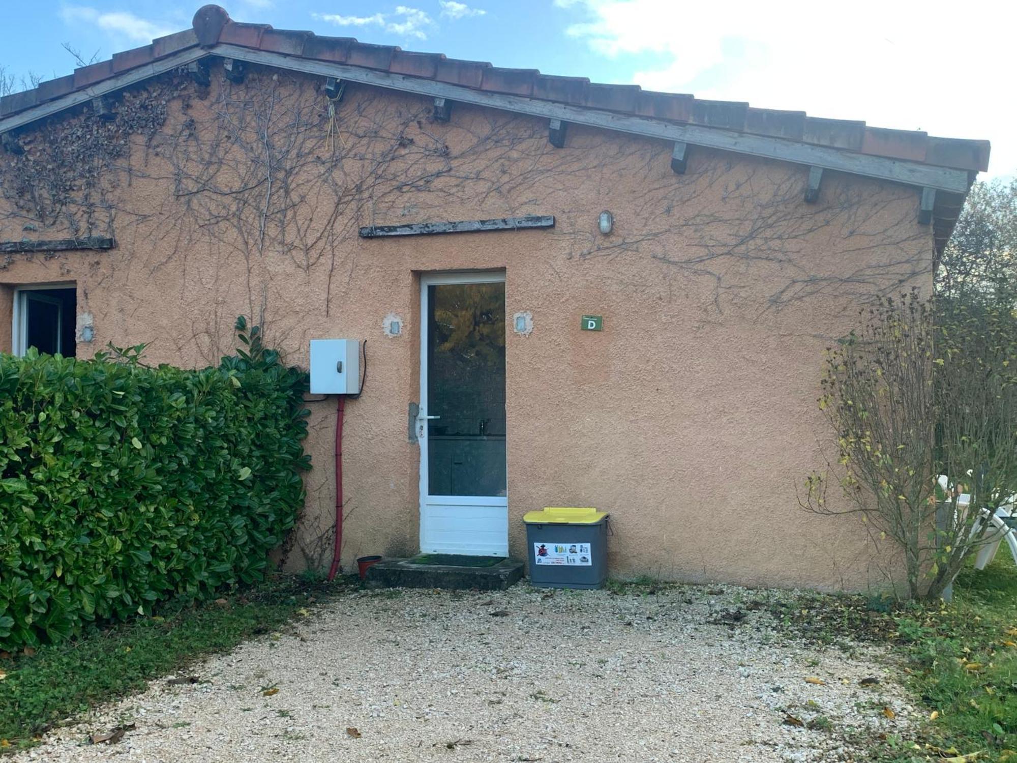 Camping Familial Paisible Avec Piscine, Mobil Home , Chalet, Studio & Emplacement Nue Casties-Labrande Bagian luar foto