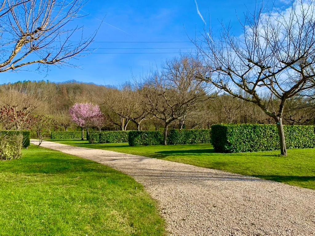 Camping Familial Paisible Avec Piscine, Mobil Home , Chalet, Studio & Emplacement Nue Casties-Labrande Bagian luar foto