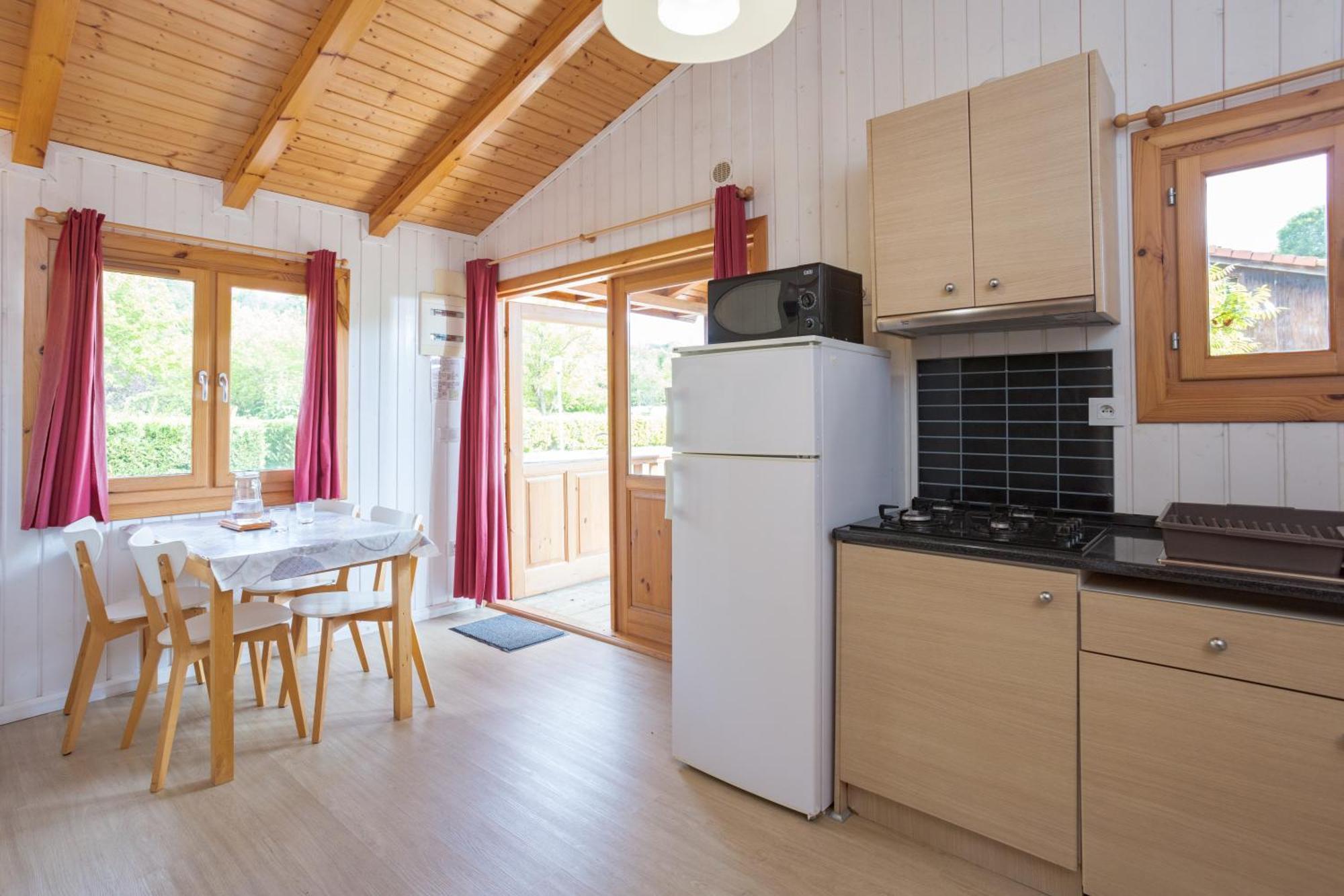 Camping Familial Paisible Avec Piscine, Mobil Home , Chalet, Studio & Emplacement Nue Casties-Labrande Bagian luar foto