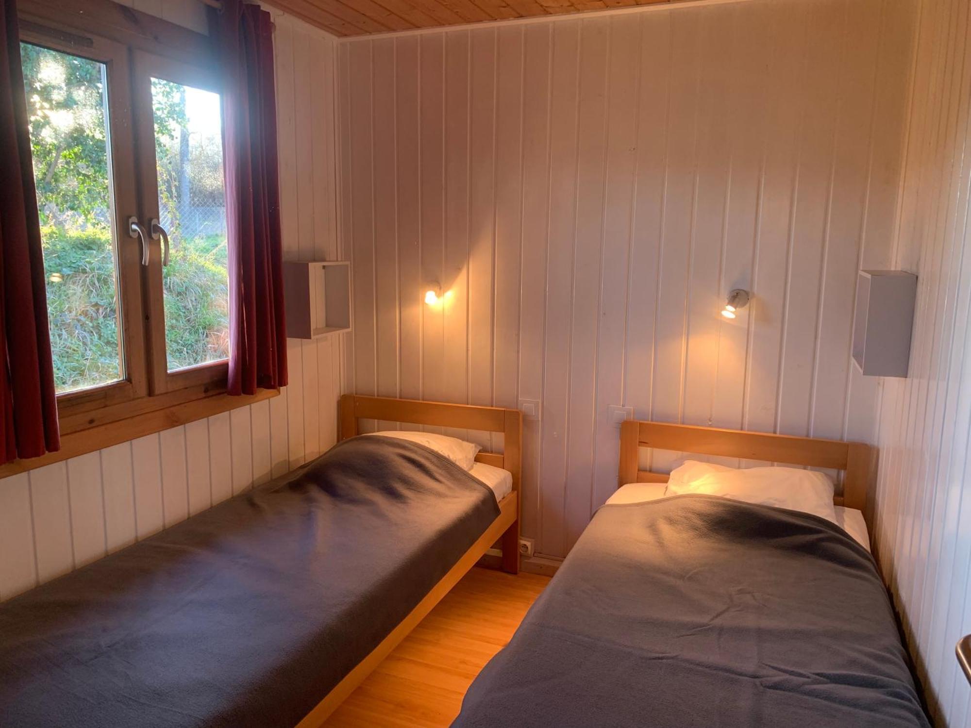 Camping Familial Paisible Avec Piscine, Mobil Home , Chalet, Studio & Emplacement Nue Casties-Labrande Bagian luar foto