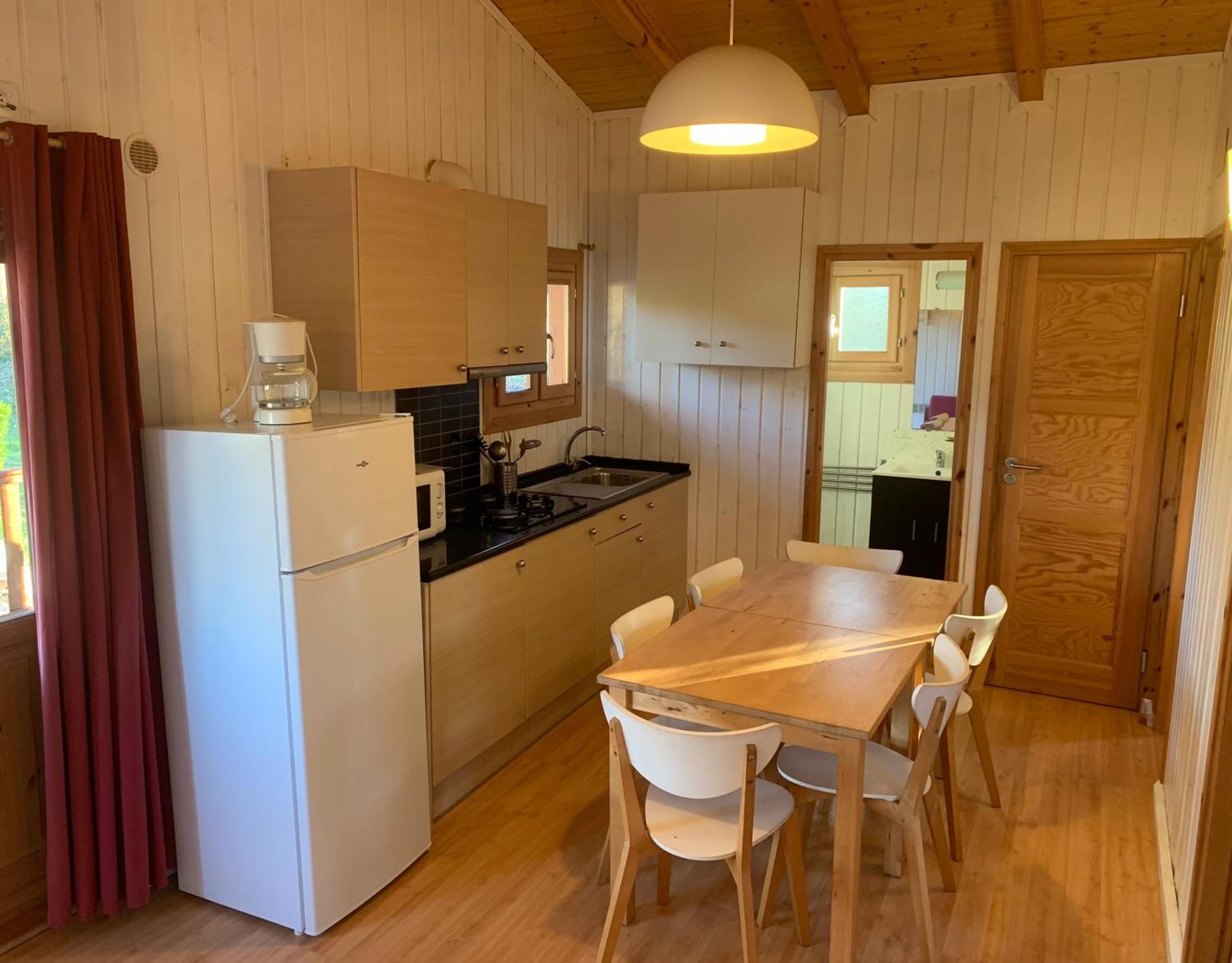 Camping Familial Paisible Avec Piscine, Mobil Home , Chalet, Studio & Emplacement Nue Casties-Labrande Bagian luar foto