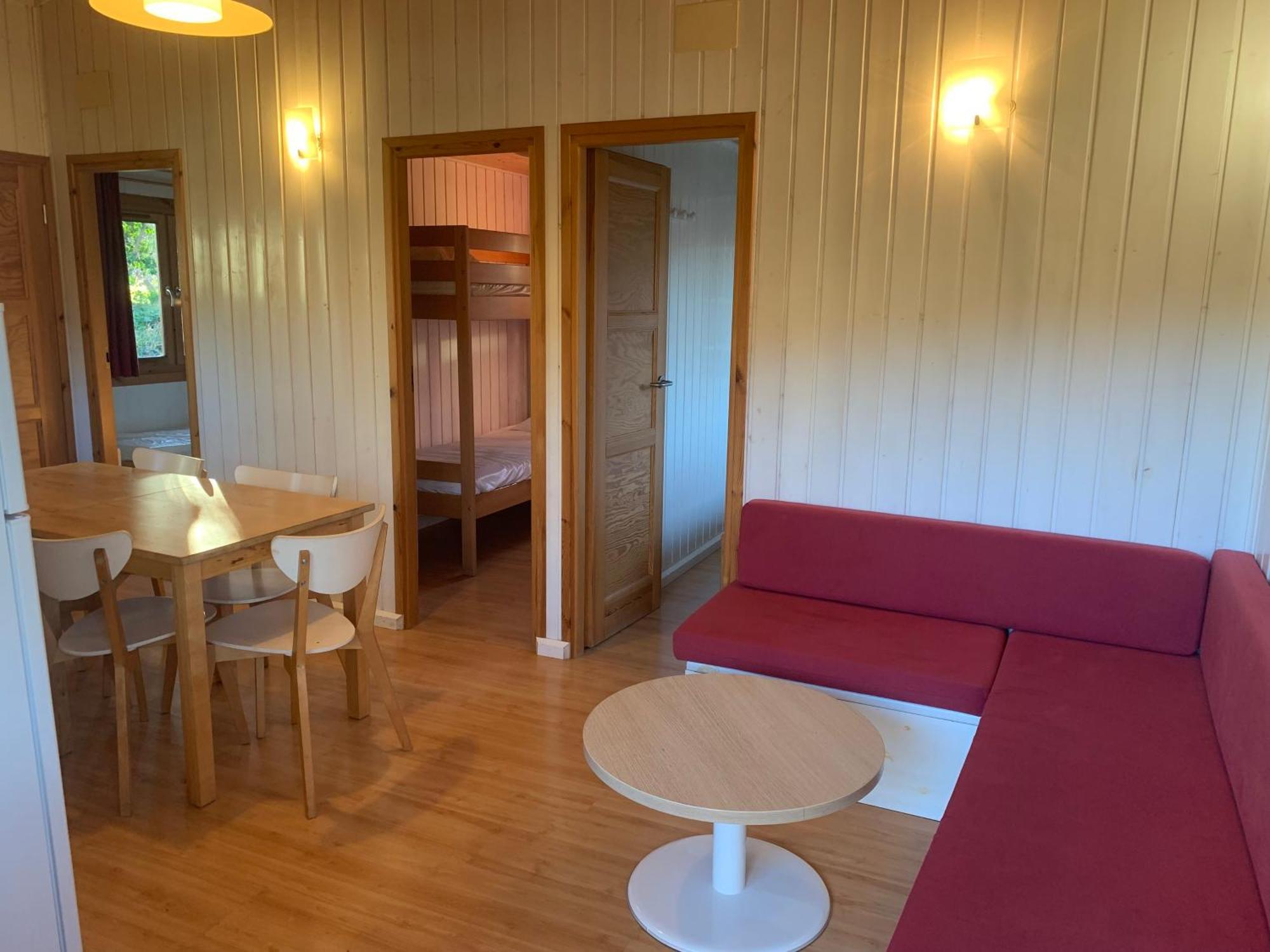 Camping Familial Paisible Avec Piscine, Mobil Home , Chalet, Studio & Emplacement Nue Casties-Labrande Bagian luar foto