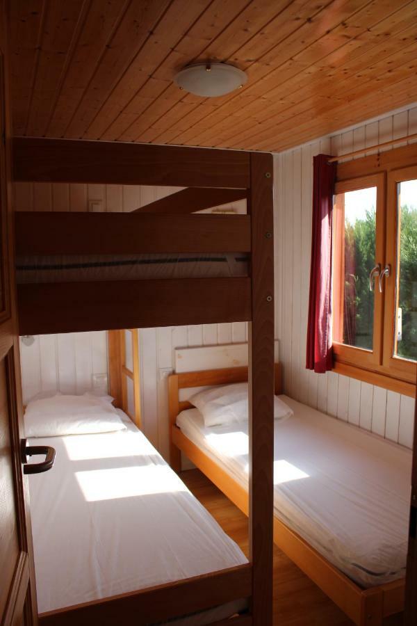 Camping Familial Paisible Avec Piscine, Mobil Home , Chalet, Studio & Emplacement Nue Casties-Labrande Bagian luar foto
