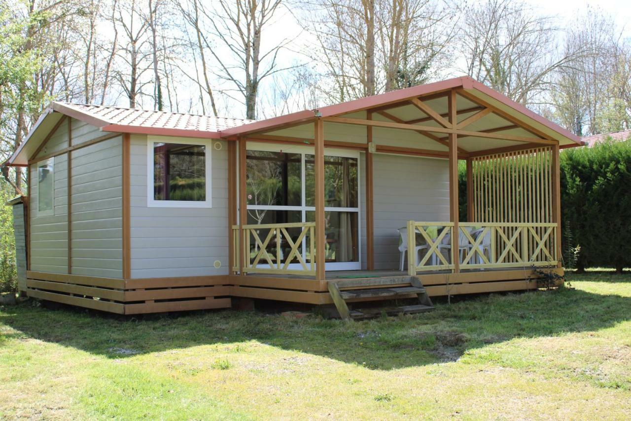 Camping Familial Paisible Avec Piscine, Mobil Home , Chalet, Studio & Emplacement Nue Casties-Labrande Bagian luar foto