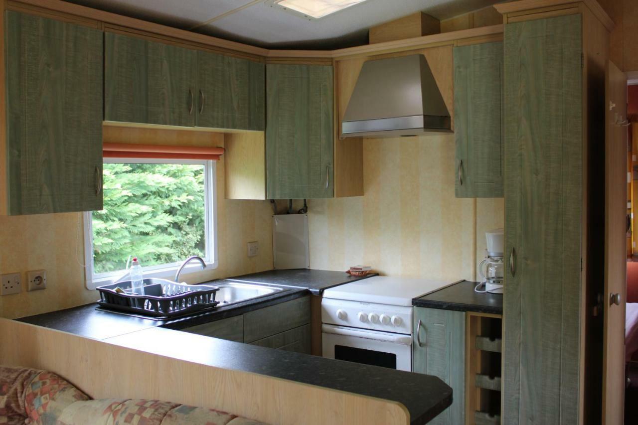 Camping Familial Paisible Avec Piscine, Mobil Home , Chalet, Studio & Emplacement Nue Casties-Labrande Bagian luar foto